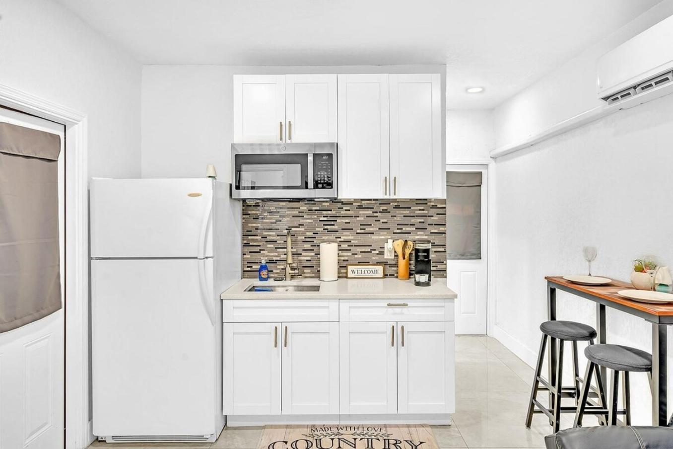 Boutique One Bdrm Close To Aventura Mall & Beach Hallandale Beach Exterior photo